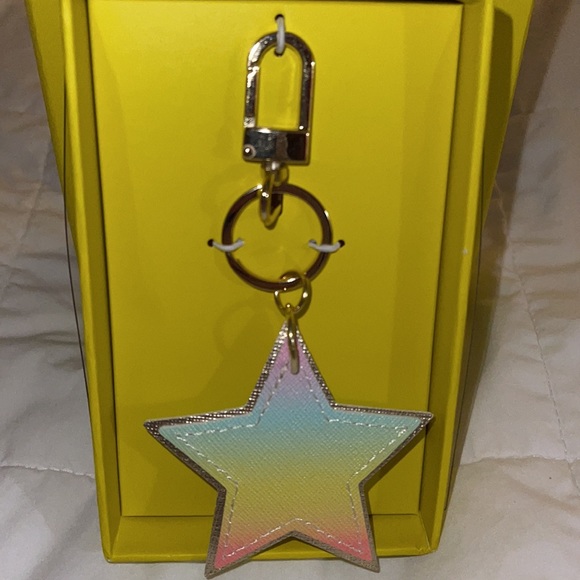 NIB KENDRA SCOTT STAR KEYCHAIN W KENDRA NAME ON IT - Picture 7 of 7